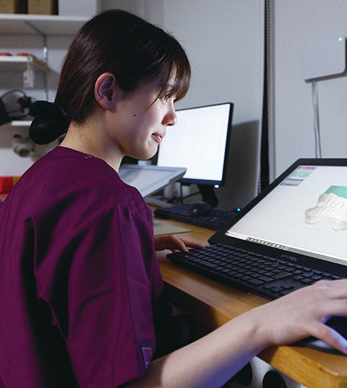 アイシスでWライセンスを取得した卒業生を2名採用されています。その決め手は何でしたか？