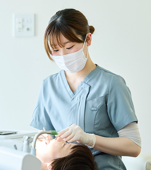 Wライセンスを取得した卒業生を採用された理由と、その魅力について教えてください。